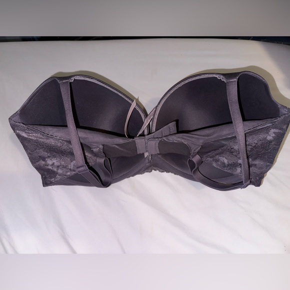 Used Victoria secret bra , size is 36DDD - Picture 2 of 2
